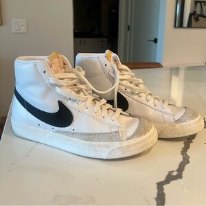 Nike Blazer Mid ‘77